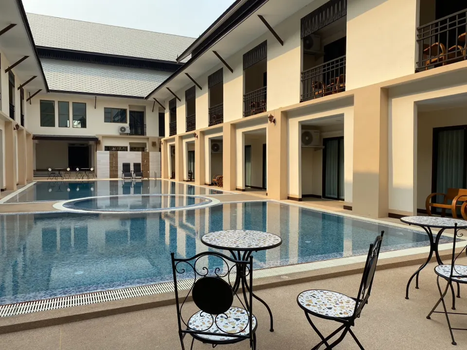 Peacock De Pai Hotel — swimming pool, Pai
